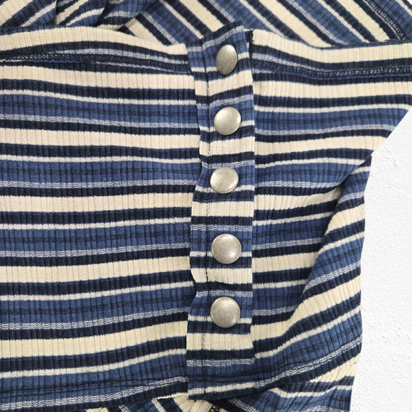 Free People Blue Striped Cape Cold Basic T-Shirt Long Sleeve Top Size Medium - Picture 4 of 11